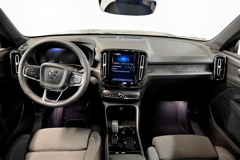 Begagnad Volvo XC40 Single Motor 175 kW (238 HK) 2023 Silver SUV