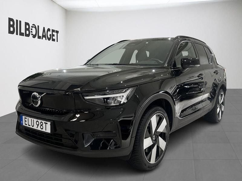 Svart Begagnad 2022 Volvo XC40 Core SUV | 339 800 kr - Bild 1/4