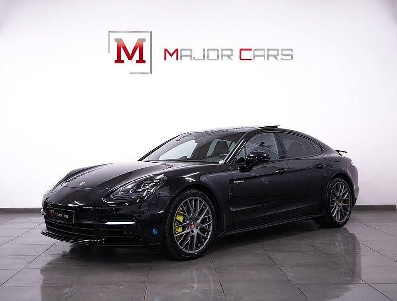 Svart Begagnad 2017 Porsche Panamera 4 Sport Sedan | 699 900 kr (Marknadspris) - Bild 1/4