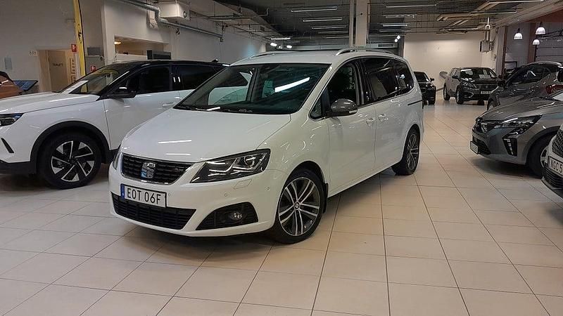 Vit Begagnad 2019 Seat Alhambra 4Drive Minibuss | 239 900 kr (Marknadspris) - Bild 1/4