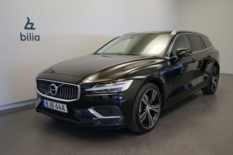 Svart Begagnad 2021 Volvo V60 Inscription Kombi | 379 500 kr (Marknadspris) - Bild 1/3