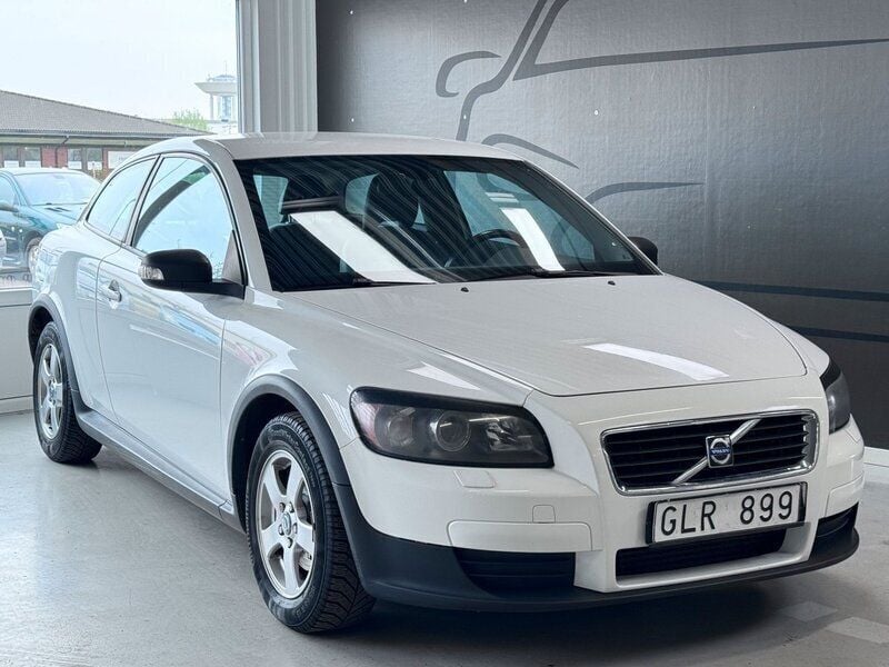 Vit Begagnad 2007 Volvo C30 Drive Kinetic Halvkombi | 32 900 kr (Marknadspris) - Bild 1/3