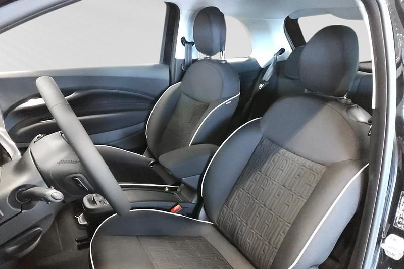 Begagnad Fiat 500e 88 kW (120 HK) 2023 Svart Halvkombi