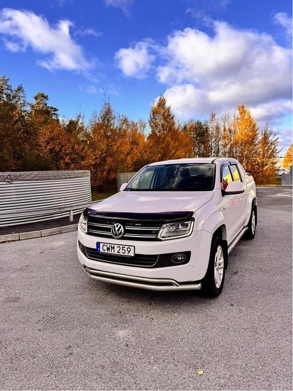 Vit Begagnad 2015 VW Amarok Highline Pickup | 169 500 kr (Lite dyr) - Bild 1/4