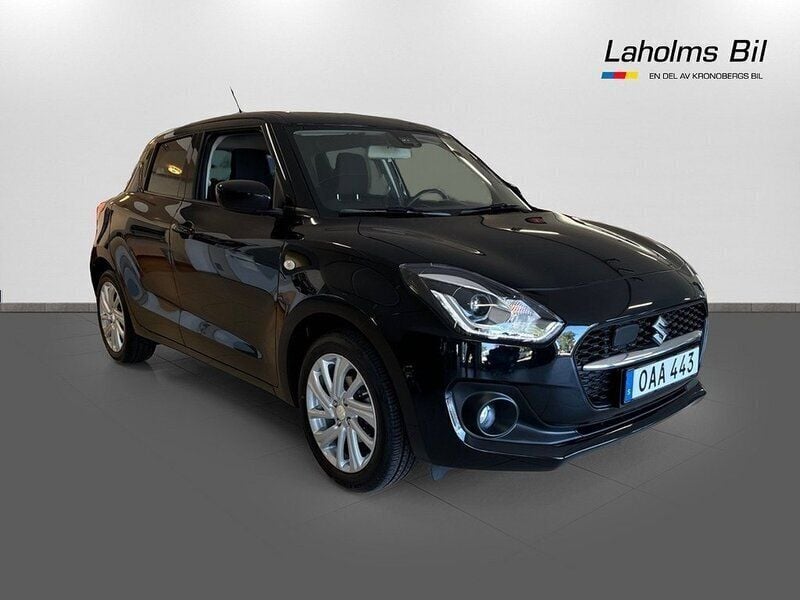 Begagnad Suzuki Swift 83 HK (61 kW) 2022 Svart Halvkombi