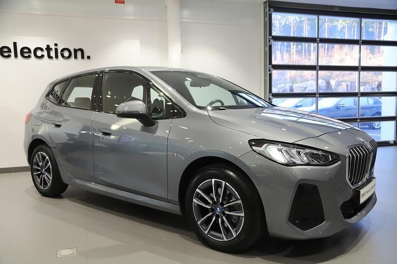 Begagnad BMW 225 Active Tourer Shadowline 2025 Grå Minibuss