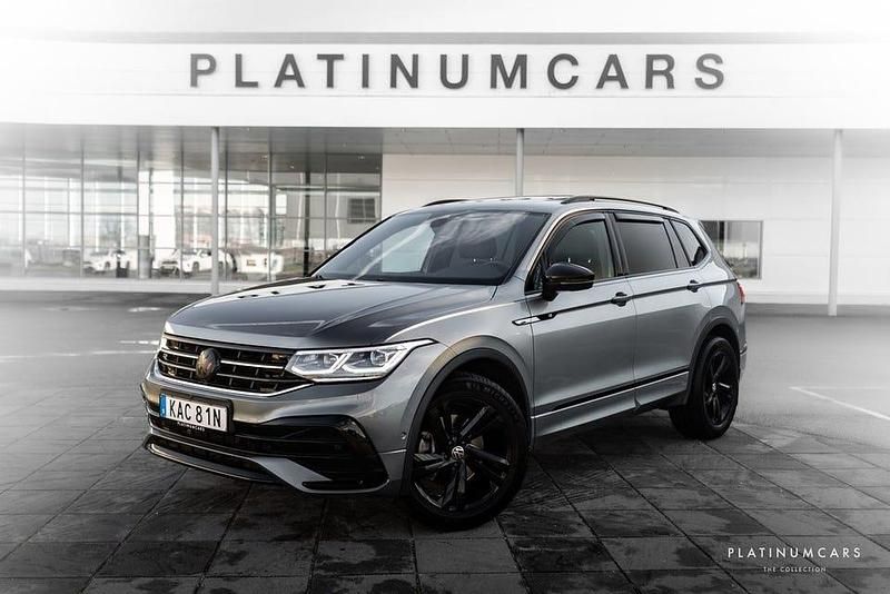 Grå Begagnad 2021 VW Tiguan Allspace R-line SUV | 449 000 kr (Dyr) - Bild 1/4