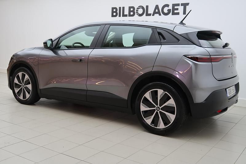 Begagnad Renault Mégane IV Evolution 97 kW (132 HK) 2023 Grå Halvkombi