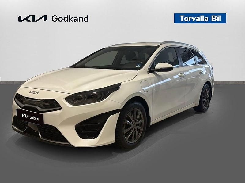 Vit Begagnad 2024 Kia Ceed Sportswagon Advance Kombi | 299 900 kr (Lite dyr) - Bild 1/4