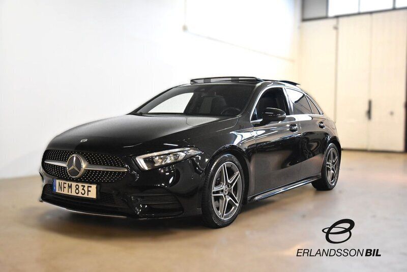 Svart Begagnad 2019 Mercedes A180 AMG Halvkombi | 189 900 kr (Lite dyr) - Bild 1/4
