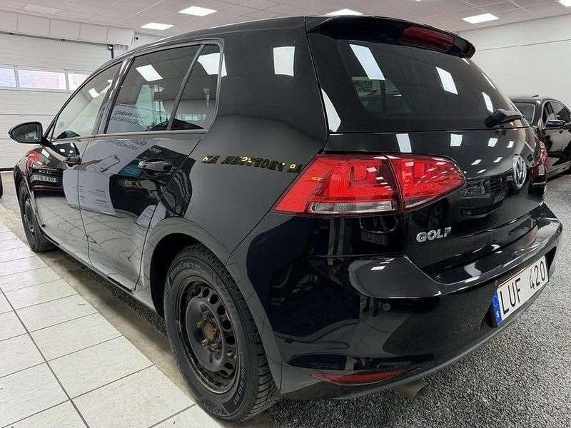 Begagnad VW Golf VII 105 HK (77 kW) 2014 Svart
