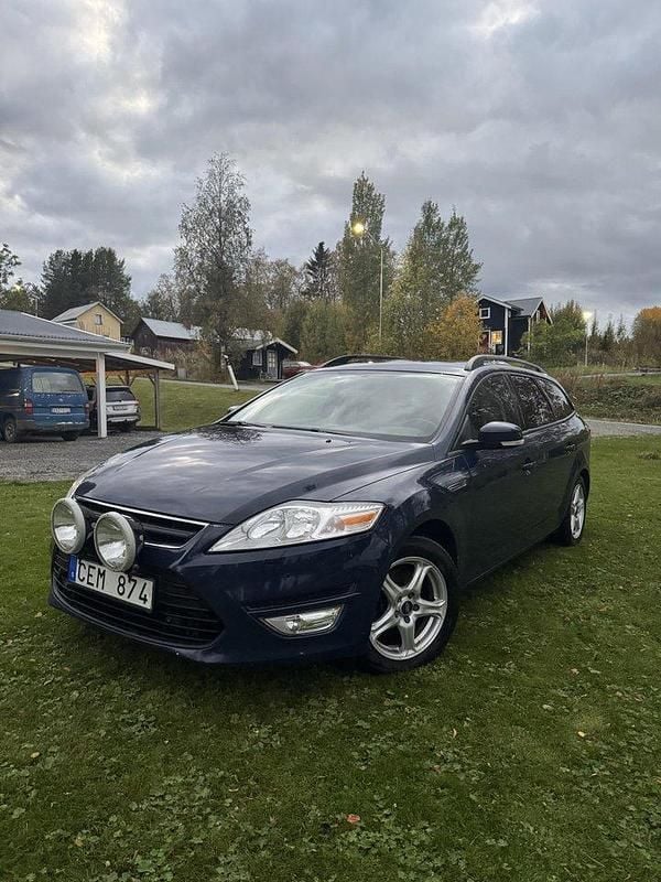 Blå Begagnad 2012 Ford Mondeo Trend Kombi | 54 000 kr (Marknadspris) - Bild 1/4