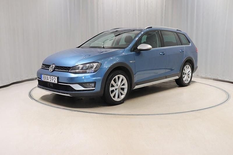 Blå Begagnad 2016 VW Golf Alltrack Kombi | 159 900 kr (Bra pris) - Bild 1/4