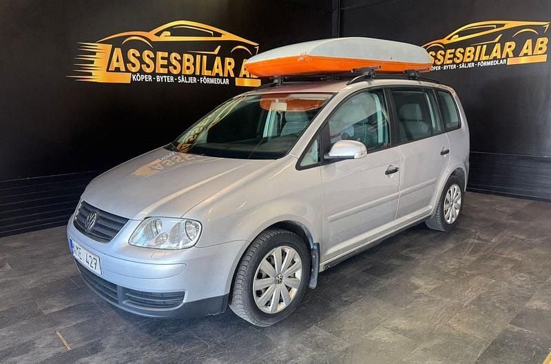 Silver Begagnad 2006 VW Touran Conceptline Minibuss | 39 900 kr - Bild 1/1