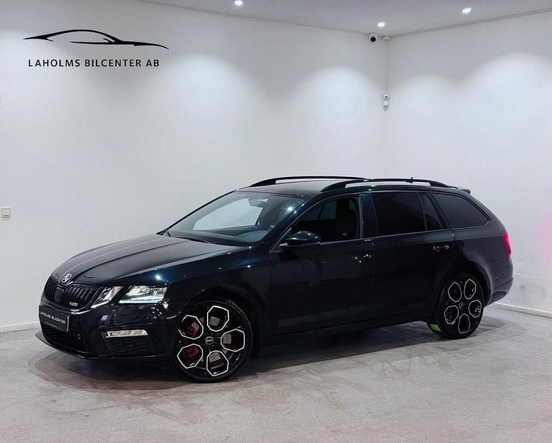 Svart Begagnad 2018 Skoda Octavia RS Kombi | 234 900 kr (Dyr) - Bild 1/4