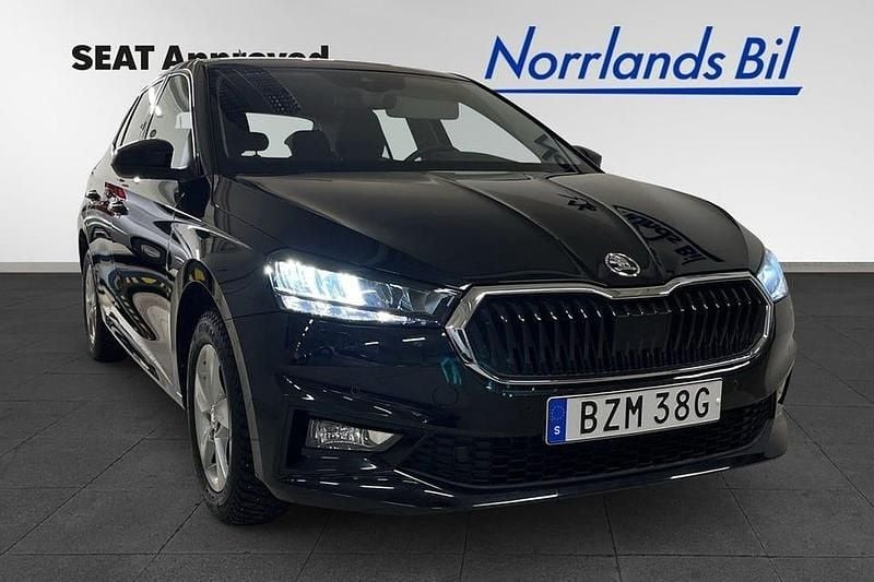 Black magic pärleffekt me Begagnad 2023 Skoda Fabia | 219 000 kr (Marknadspris) - Bild 1/4