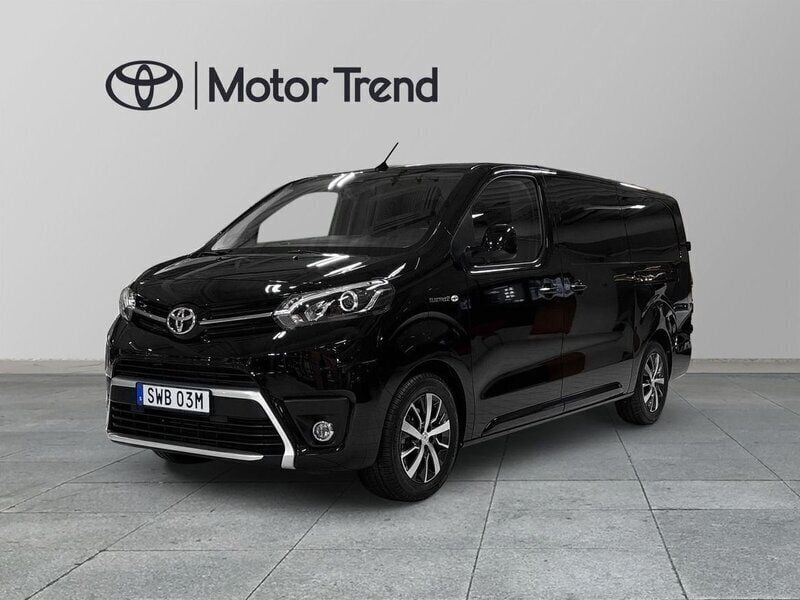 Svart Begagnad 2023 Toyota Proace Van | 489 000 kr - Bild 1/4