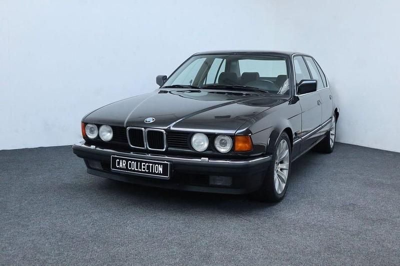Begagnad BMW 735 211 HK (155 kW) 1989 Svart Sedan