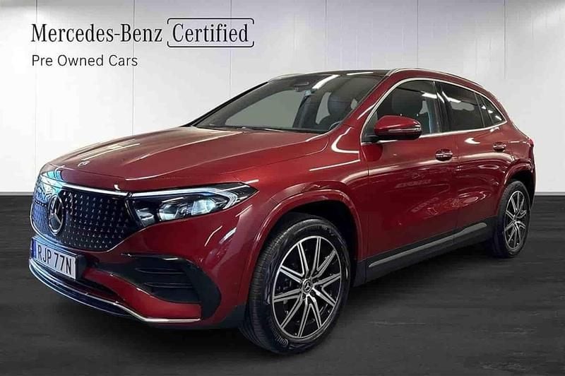 Röd Begagnad 2025 Mercedes EQA300 SUV | 529 800 kr - Bild 1/1