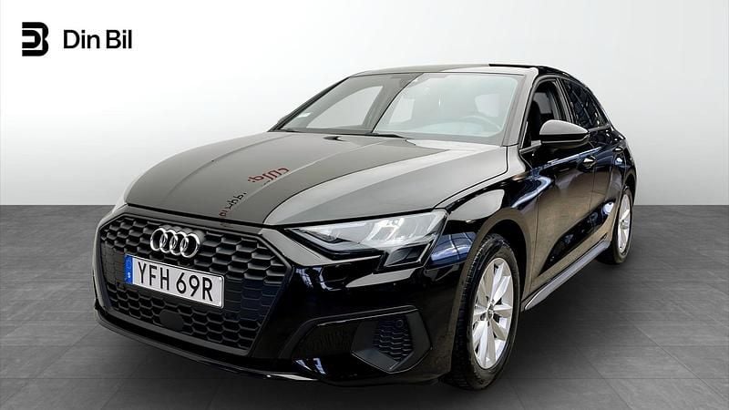 Brilliantsvart Begagnad 2023 Audi A3 Proline Sedan | 259 000 kr (Marknadspris) - Bild 1/4