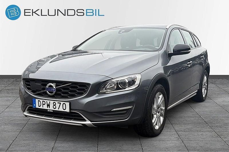 Begagnad Volvo V60 CC Momentum 150 HK (110 kW) 2015 Grå Kombi