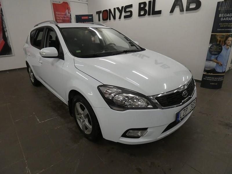 Begagnad Kia Ceed Sportswagon 128 HK (94 kW) 2012 Vit Kombi