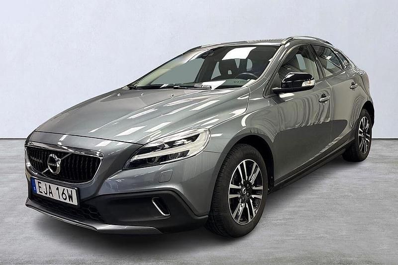 Grå Begagnad 2019 Volvo V40 CC Plus Kombi | 219 900 kr (Marknadspris) - Bild 1/4