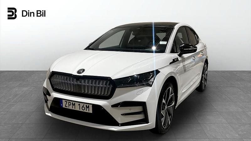 Vit Begagnad 2023 Skoda Enyaq iV RS SUV | 439 900 kr (Marknadspris) - Bild 1/4