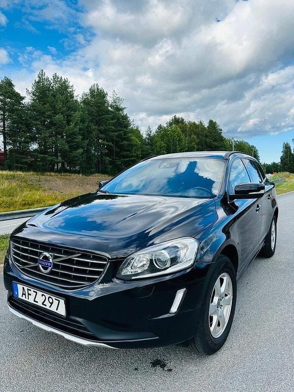 Svart Begagnad 2014 Volvo XC60 Momentum SUV | 129 900 kr (Bra pris) - Bild 1/4