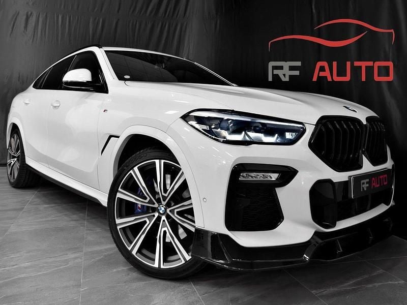 Vit Begagnad 2021 BMW X6 M Sport SUV | 694 900 kr (Marknadspris) - Bild 1/4