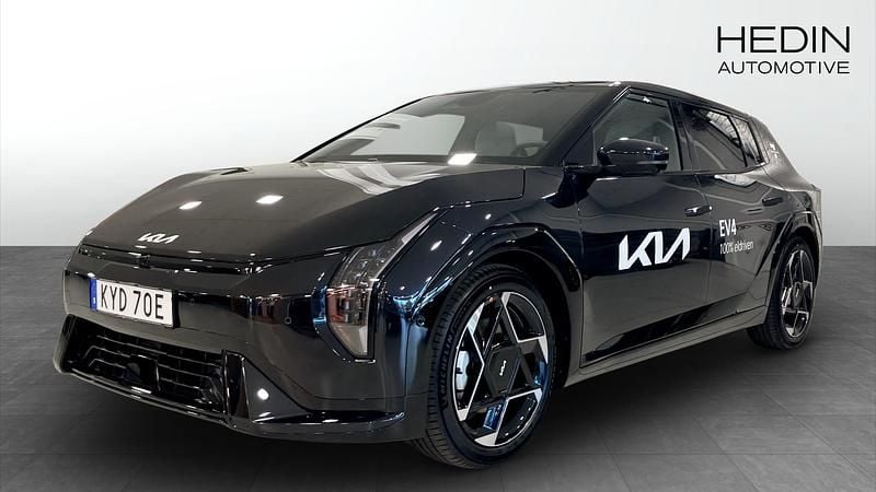 Svart (black) Ny 2025 Kia EV4 GT-Line Halvkombi | 623 400 kr - Bild 1/4