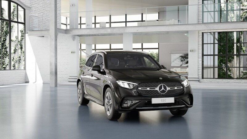 Svart Ny 2025 Mercedes GLC300e SUV | 709 000 kr (Superpris) - Bild 1/4