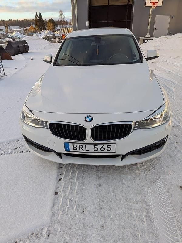 Begagnad BMW 318 Gran Turismo 143 HK (105 kW) 2014