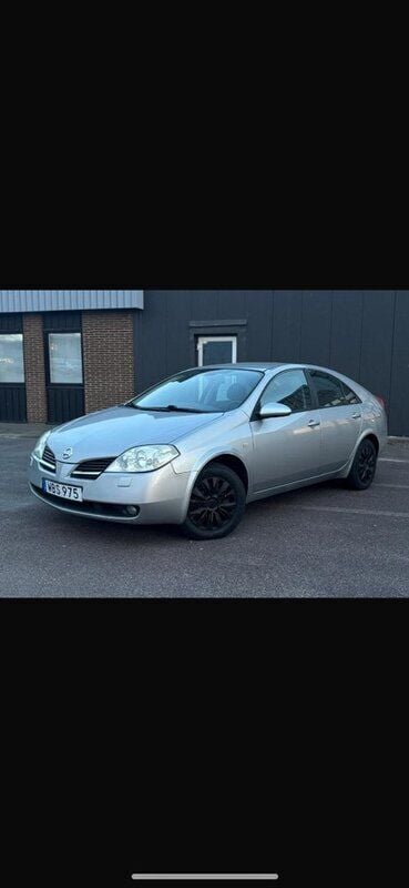 Silver Begagnad 2004 Nissan Primera Halvkombi | 14 900 kr (Marknadspris) - Bild 1/4
