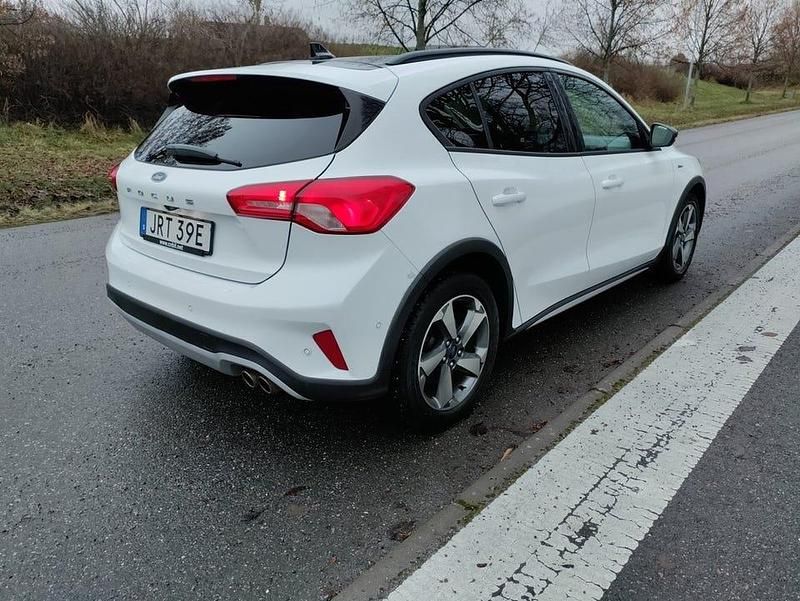 Begagnad Ford Focus Active 125 HK (91 kW) 2020 Vit Halvkombi