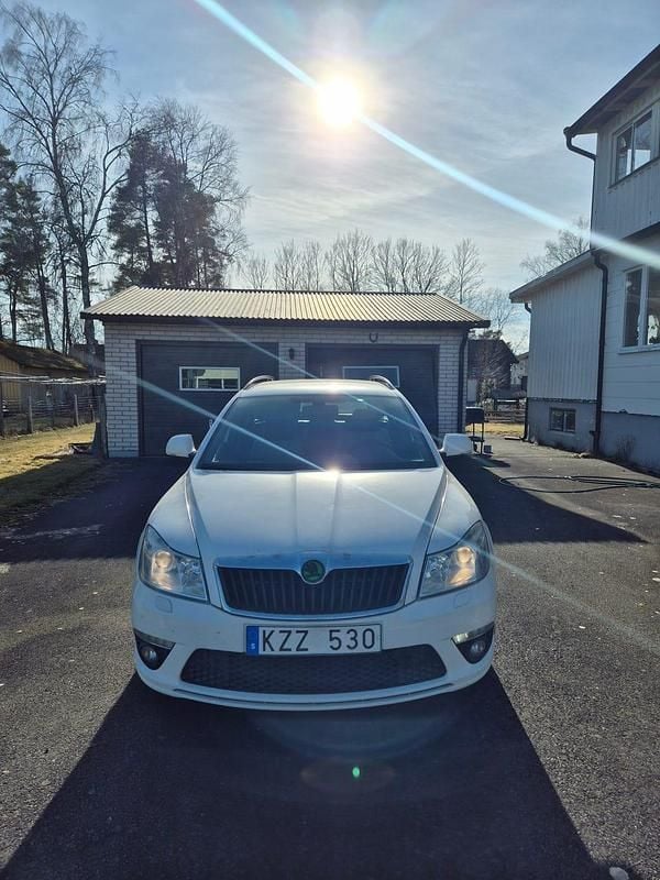 Begagnad Skoda Octavia RS 170 HK (125 kW) 2011 Kombi