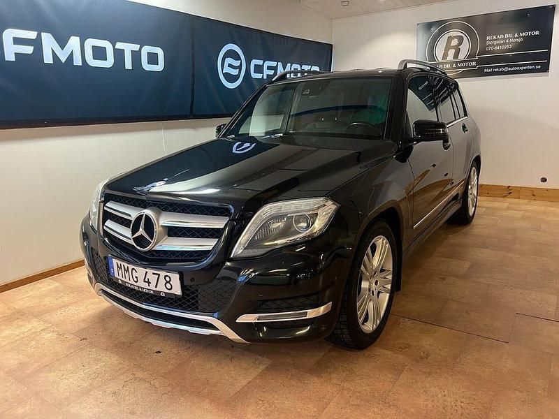 Svart Begagnad 2013 Mercedes GLK220 SUV | 134 900 kr (Marknadspris) - Bild 1/4
