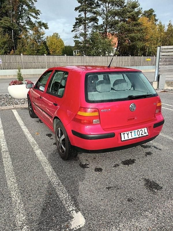 Begagnad 2003 VW Golf IV Halvkombi | 30 000 kr (Marknadspris) - Bild 1/4