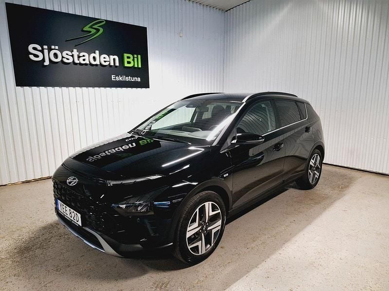 Svart Begagnad 2021 Hyundai Bayon Advanced SUV | 194 900 kr (Marknadspris) - Bild 1/4