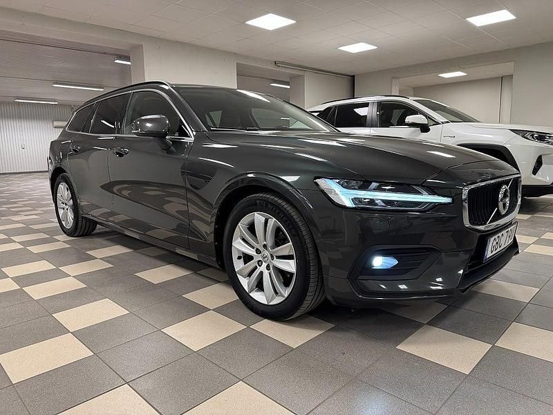 Begagnad Volvo V60 197 HK (144 kW) 2021 Gråmetallic Kombi