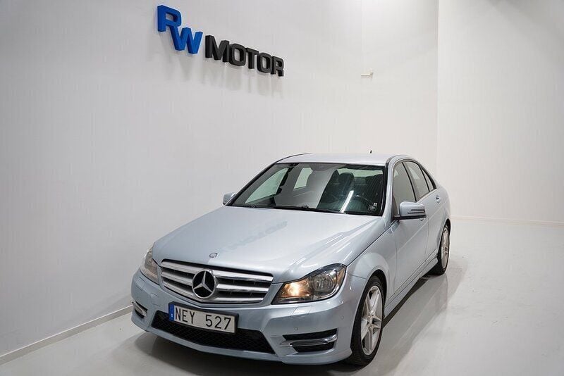 Silver Begagnad 2012 Mercedes C200 AMG Sedan | 109 800 kr (Bra pris) - Bild 1/4