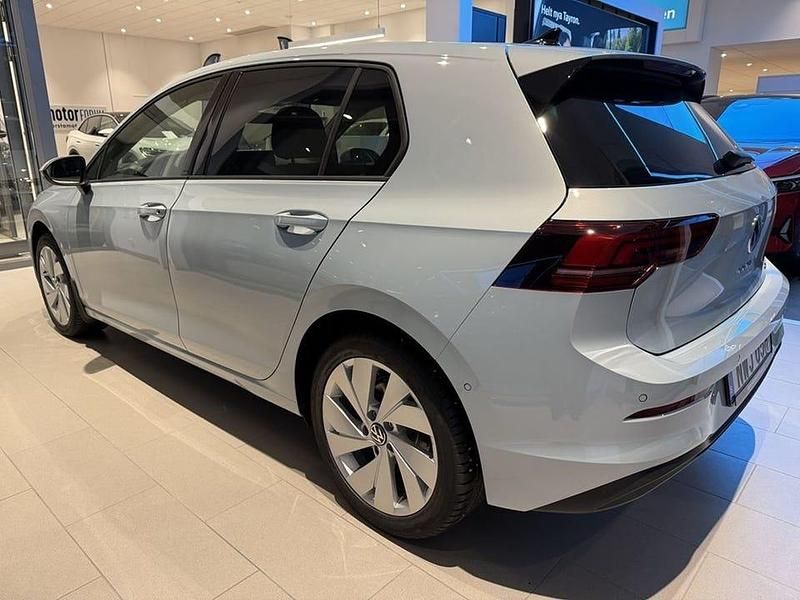 Ny VW Golf VIII Edition 151 HK (111 kW) 2025 Blå