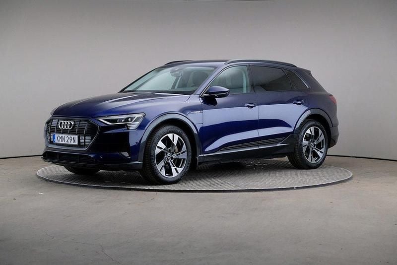 Blå Begagnad 2021 Audi e-tron Proline SUV | 375 000 kr (Bra pris) - Bild 1/4