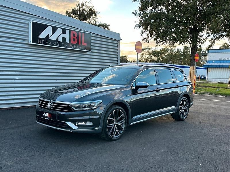 Mörkgrå Begagnad 2018 VW Passat Alltrack Kombi | 199 900 kr (Marknadspris) - Bild 1/4