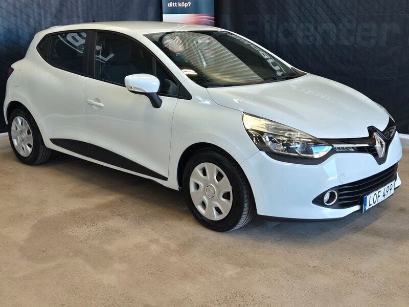 Vit Begagnad 2014 Renault Clio IV Halvkombi | 79 900 kr (Marknadspris) - Bild 1/4