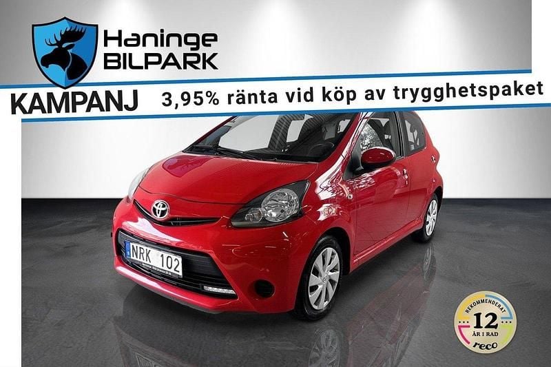 Röd Begagnad 2012 Toyota Aygo Halvkombi | 49 900 kr (Marknadspris) - Bild 1/2