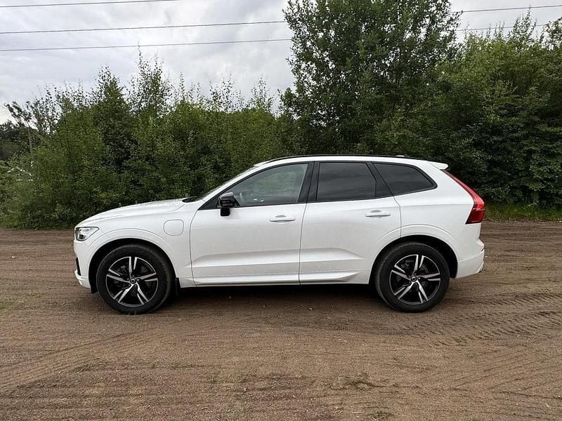 Vit Begagnad 2020 Volvo XC60 R-Design SUV | 380 000 kr (Marknadspris) - Bild 1/4