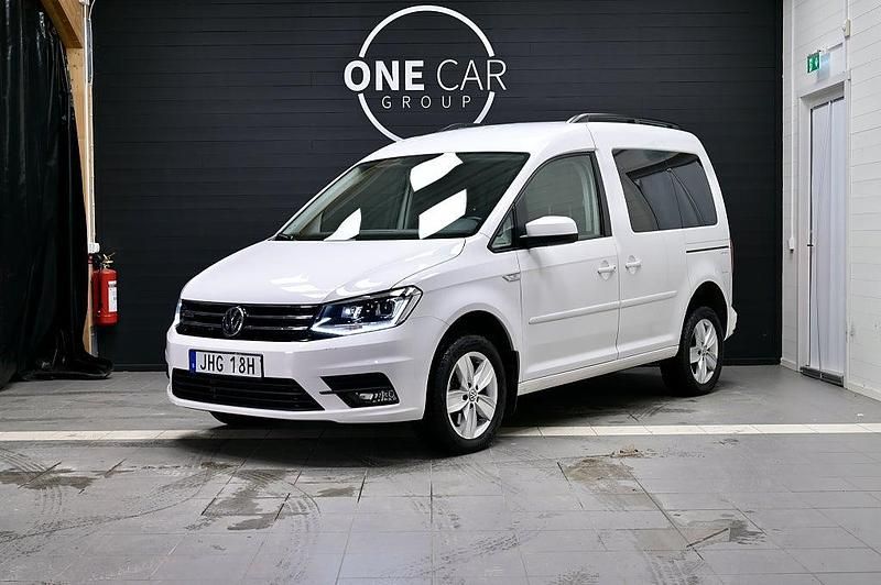 Vit Begagnad 2020 VW Caddy Life Minibuss | 399 900 kr - Bild 1/4
