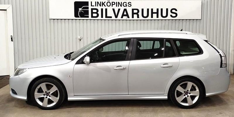 Grå Begagnad 2008 Saab 9-3 Vector Kombi | 84 900 kr (Dyr) - Bild 1/4