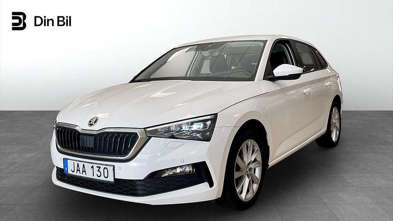 Vit Begagnad 2022 Skoda Scala Style Halvkombi | 199 900 kr (Bra pris) - Bild 1/4